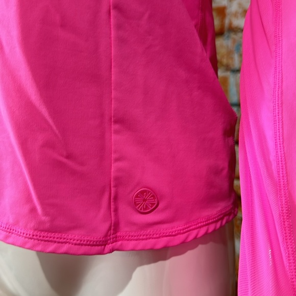 Lilly Pulitzer Luxletic Marion Mesh Panel Half Zip Top UPF 50+ in Prosecco Pink - Picture 6 of 9
